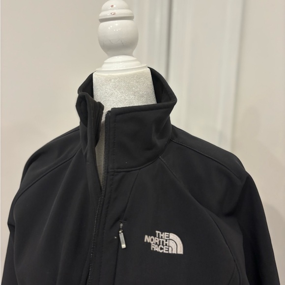 North Face Hardshell Women's Black Jacket - Picture 2 of 3